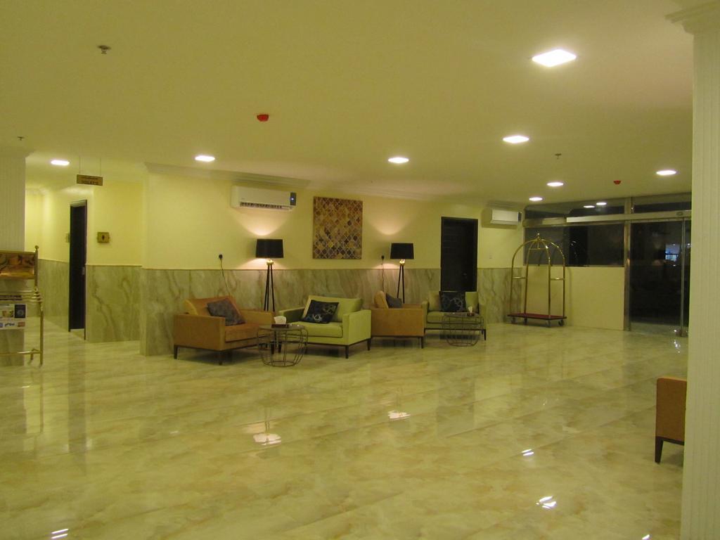Jw Inn Hotel Nadinah Exteriör bild